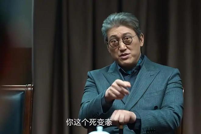 调身材肥胖满脸皱纹在张译手下打工冰球突破演员赵龙豪现状：生活低(图3)