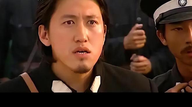 调身材肥胖满脸皱纹在张译手下打工冰球突破演员赵龙豪现状：生活低(图5)