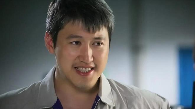 调身材肥胖满脸皱纹在张译手下打工冰球突破演员赵龙豪现状：生活低(图12)